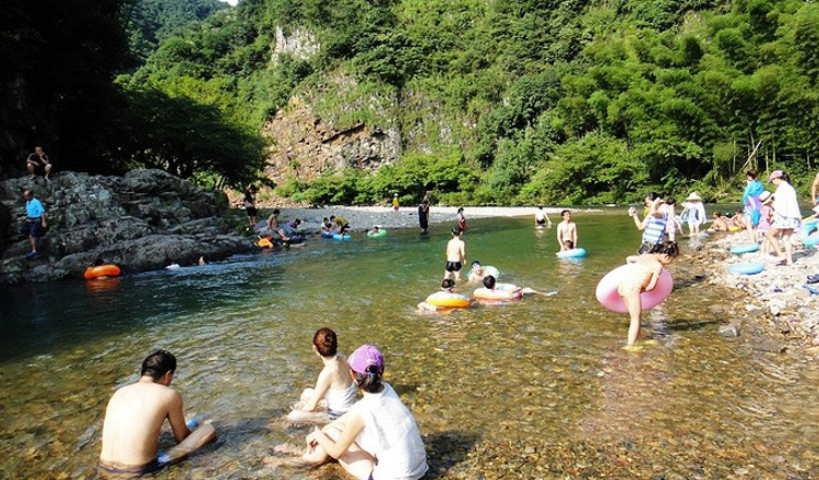 安徽泾县月亮湾风景区漂流 皮划艇竹筏漂流 宣城泾县旅游景点预订