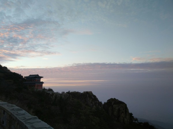 什么时候夜爬泰山不冷 wKgBZ1nkUeqAU2MaABmgT8amYuw21.jpeg?imageView2%2F2%2Fw%2F600%2Fh%2F600%2Fq%2F90
