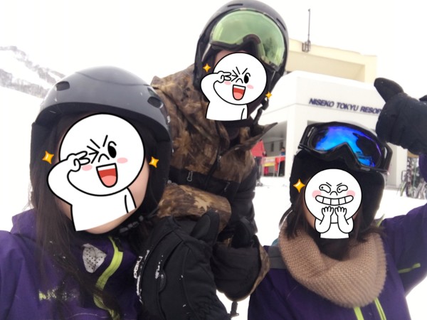 早上磨磨蹭蹭到十点多才从成田搭快巴出发,到东京站的时候已经十一点多。在那边吃了午饭就去找酒店check in。看住的地方离东京站不是很远,地铁只用换乘一次,就去搭地铁了。然后发现,这真的是一个错误的选择!!本来东京地铁就比较复杂,然后我们要换乘那个站在修建,要绕路,加上很多站都没有升降机或者手扶电梯。然后拖着超级重的箱子我们,花了一个多小时在这段打的不到20分钟的路程上.