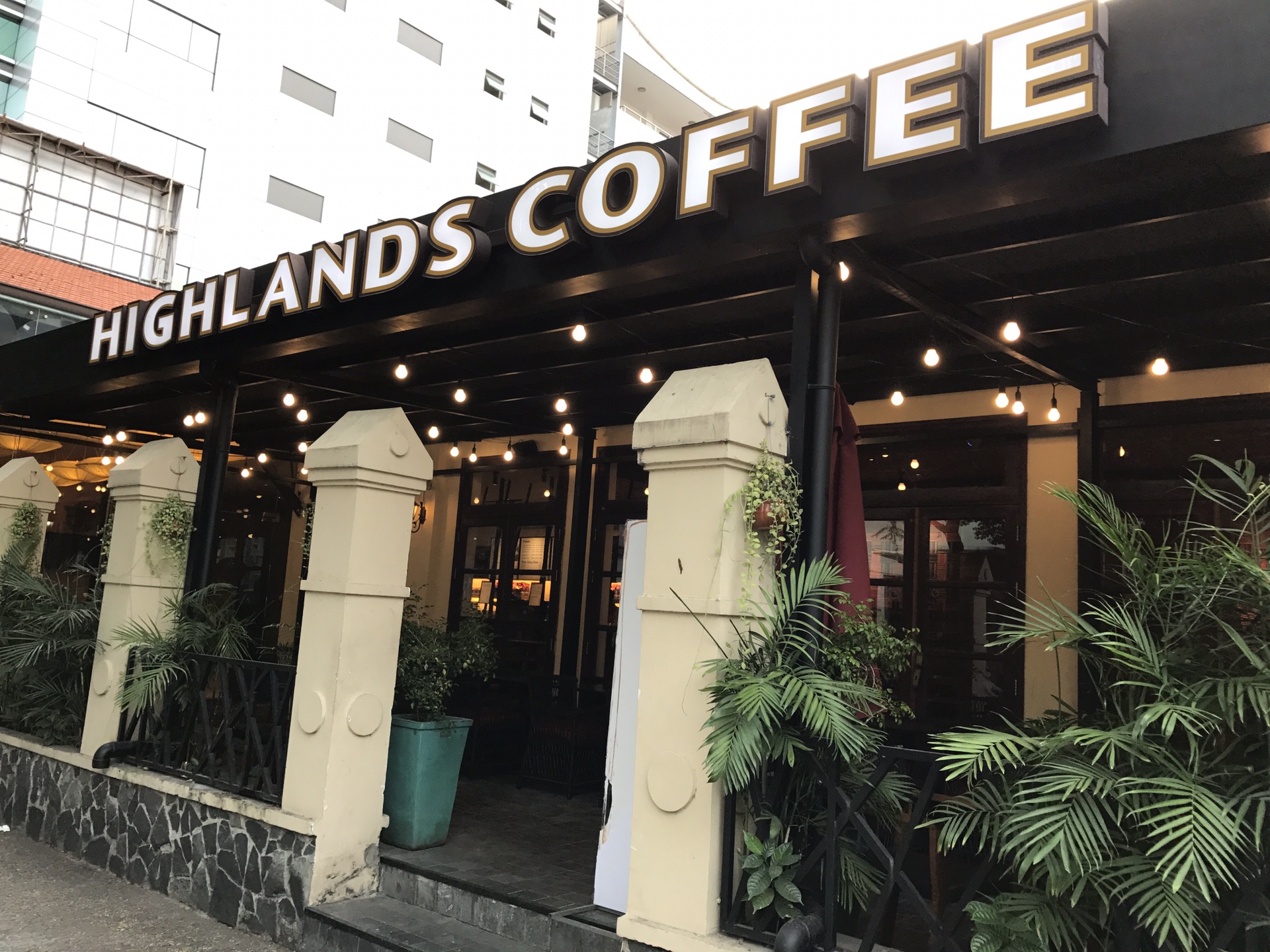 highlands coffee(lam son sq)  