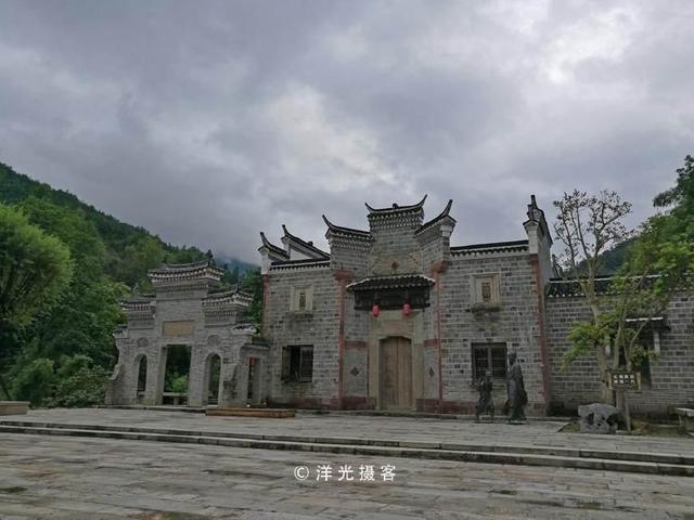 广东韶关新丰云髻古镇,隐秘深山密林处,却囊括中国古镇建筑之大成