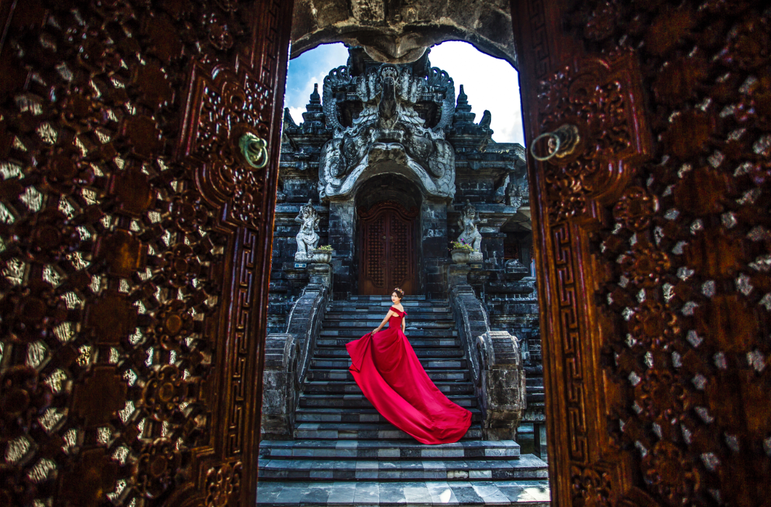 在巴厘岛或马尔代夫拍婚纱照费用