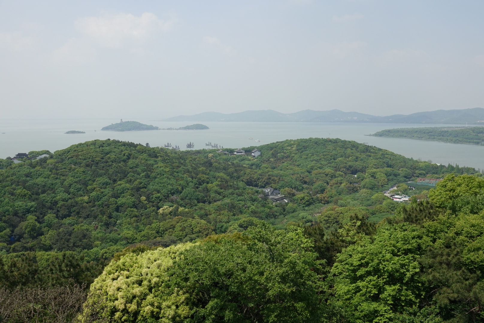 回复游记 2018,登鼋头渚鹿顶山上舒天阁,临风远瞩,鹿顶迎晖,气象万千