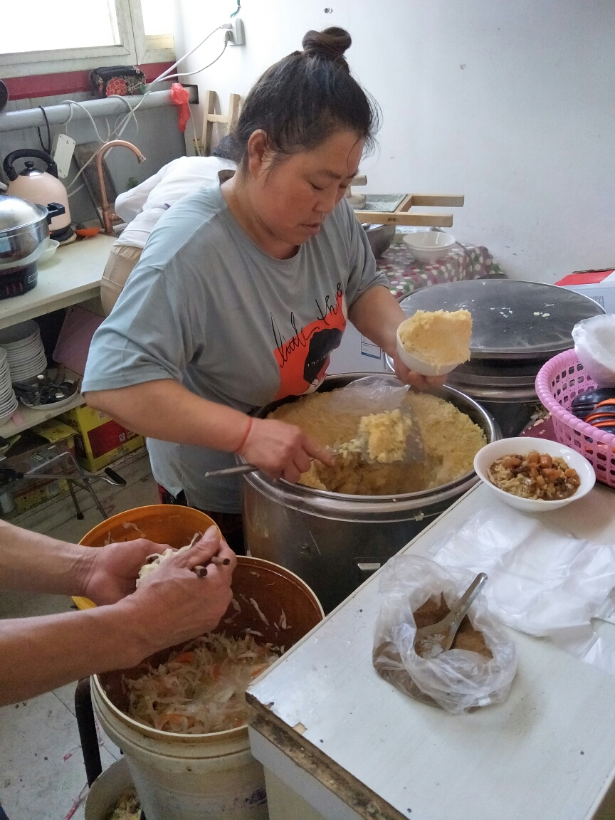 20180729一路向北(三)品偏关特色小吃——酸粥,碗托,烧肠,羊肉炖豆腐
