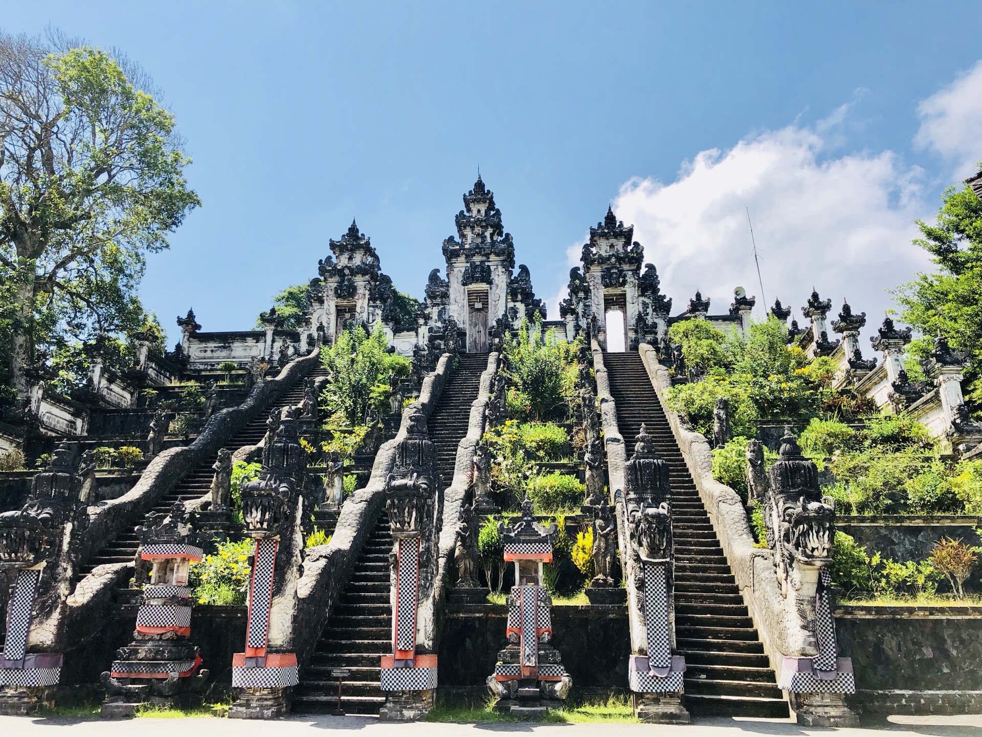 巴厘岛天空之门图片