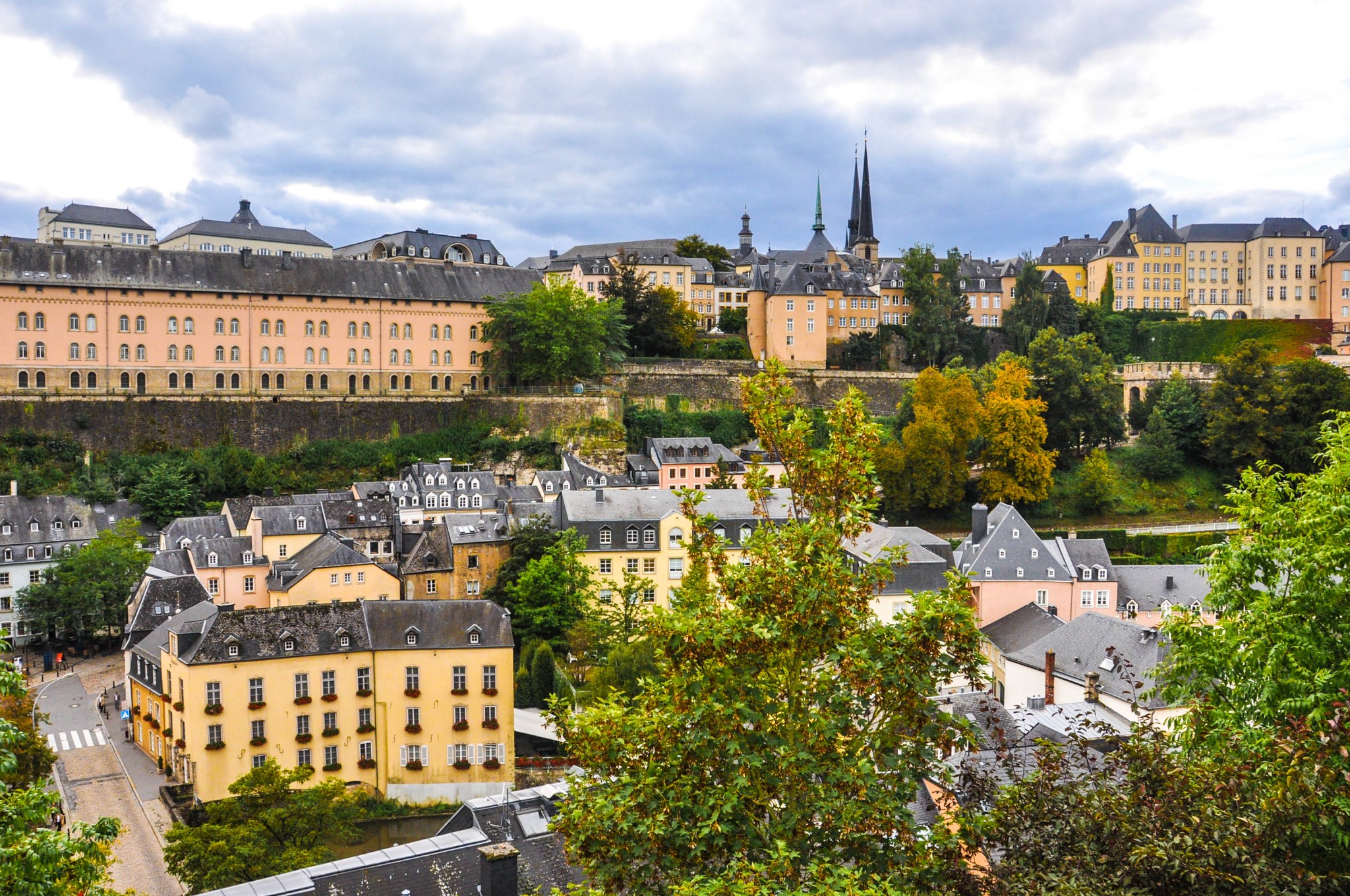 欧洲小国卢森堡：人口60万、人均GDP超11万美元、人均寿命超80岁