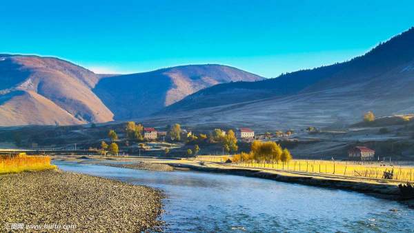 西藏著名景点排名大全 wKgBEFre6M6AG6XeAAIkL1rR-0c70.jpeg?imageView2%2F2%2Fw%2F600%2Fh%2F600%2Fq%2F90