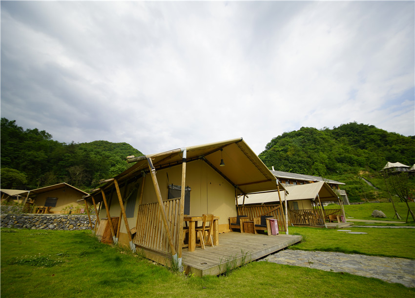 游玩贵州 世界文化遗产海龙屯 住传奇星空营地野奢帐篷 三天两晚(免费