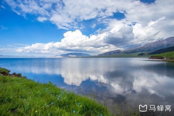 赛里木湖位于新疆伊犁吗 wKgBEFtHInaAZy5aAAKONGUDmLs66.jpeg?imageView2%2F2%2Fw%2F600%2Fh%2F600%2Fq%2F90