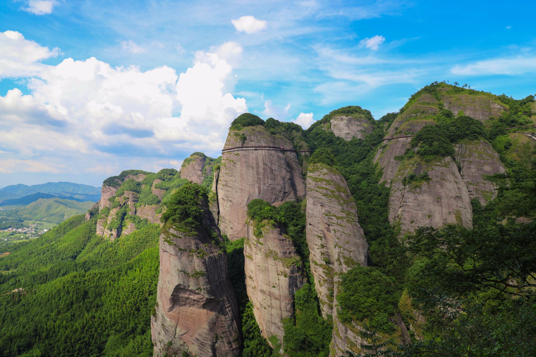 武当山人口_武当山图片风景图片(2)