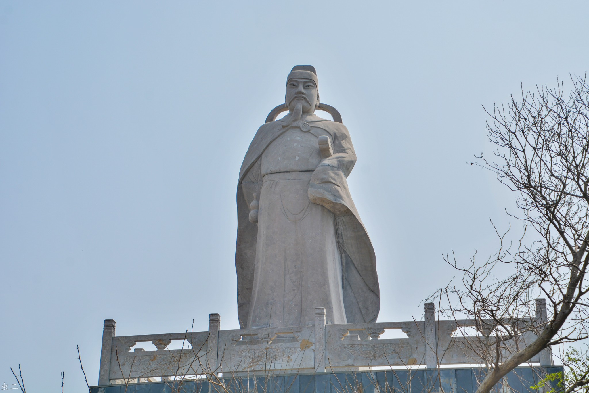 芜湖 天门山 铜佛寺 天门中断楚江开,碧水东流至此回.