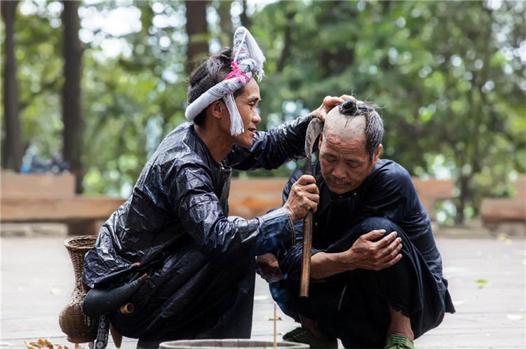 贵州黔东南肇兴侗寨-岜沙苗寨纯玩高铁休闲一日游(央视春晚分会场