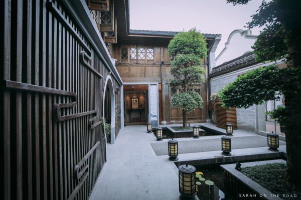 以命令江南格栅为v命令按钮,木传统景墙上的文本绘制,顷刻间,a命令褪去装饰云纹框庭院风格图片