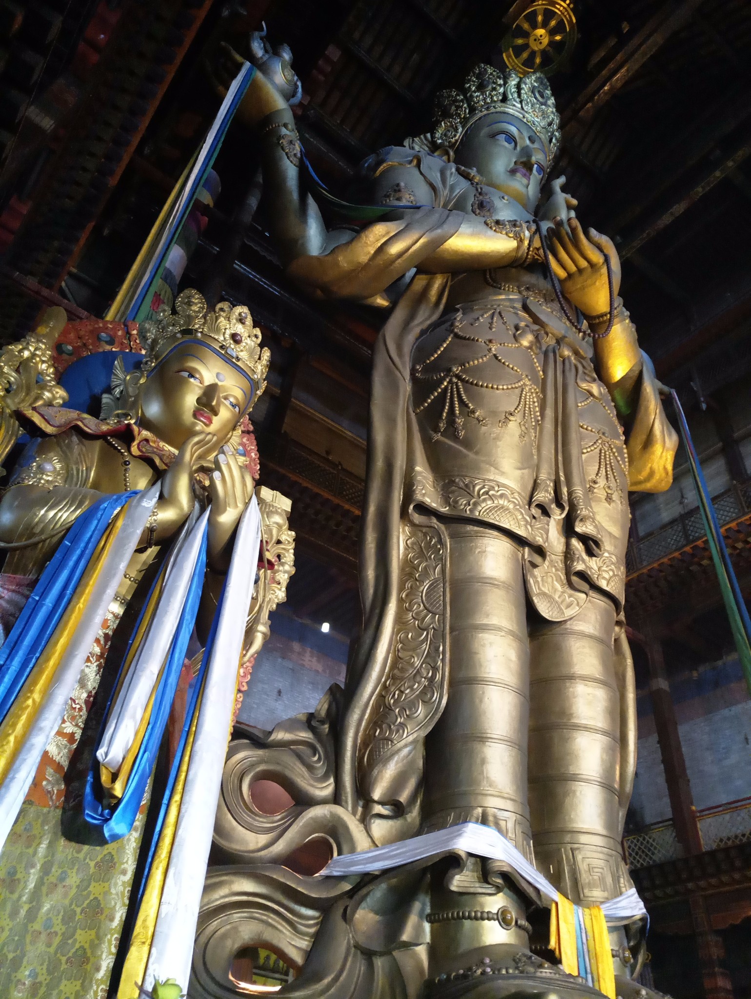 甘丹寺里26.5米高的佛像