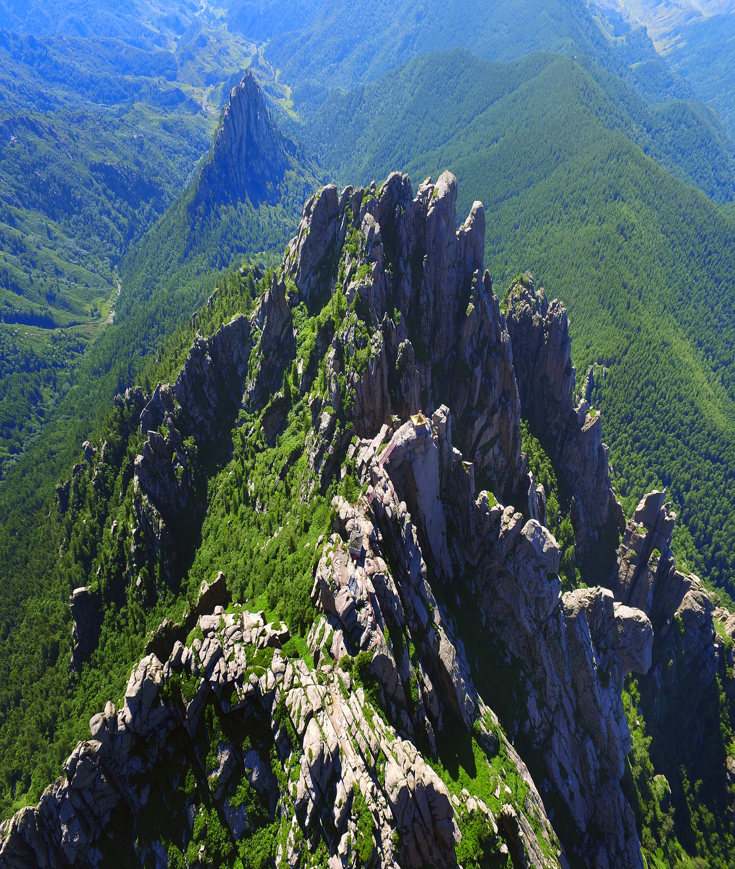 山西忻州芦芽山旅游风景区 万年冰洞/石门悬棺/汾河源头/天池湖群