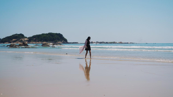 比较便宜的海边 wKgED1vi8XCAf-CmAAWtfYtiRXM282.png?imageView2%2F2%2Fw%2F600%2Fh%2F600%2Fq%2F90