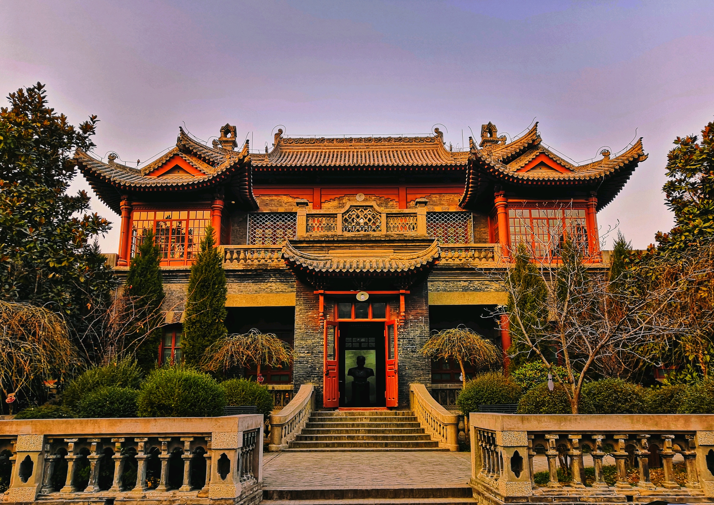 西安地铁1号线景点:莲湖公园(北大街站) 莲湖公园位于西安市城内莲湖
