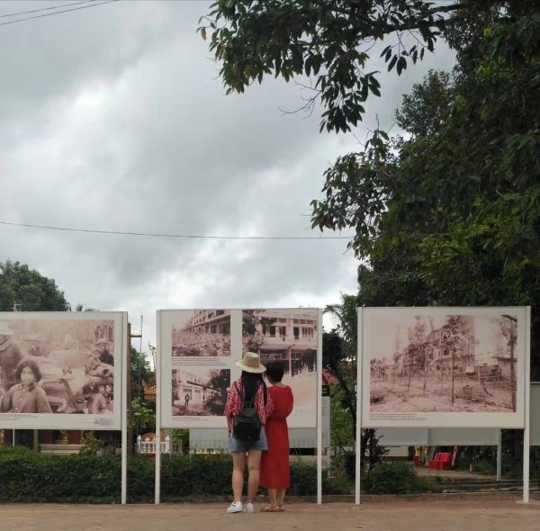 千年的微笑, 我该如何去爱你。 (一)