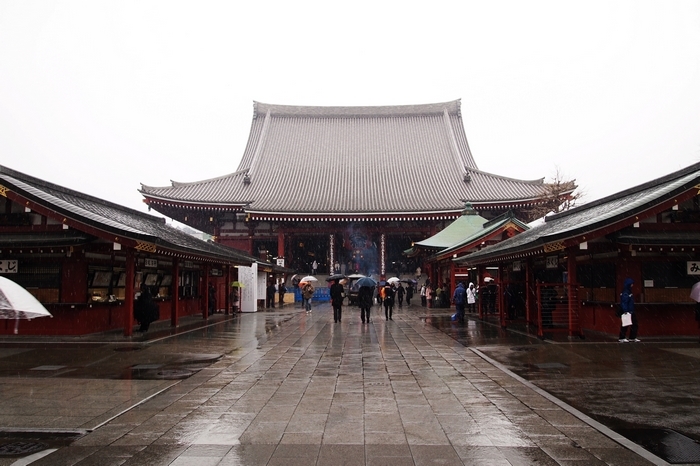 浅草观音寺 为日本观音寺总堂,相传在古天皇36年3月18日 sumida川的三