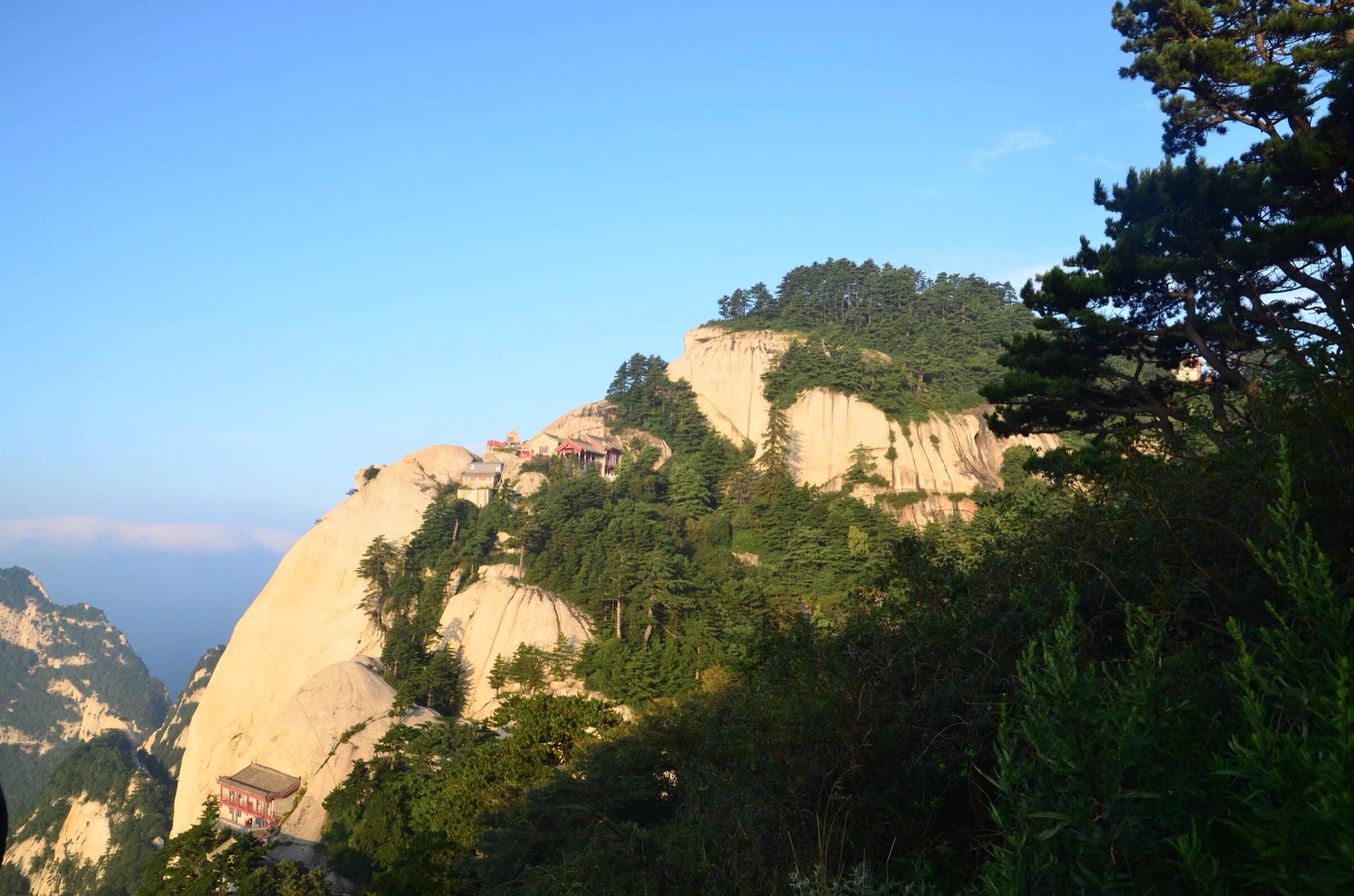 西峰人口多么_华山西峰