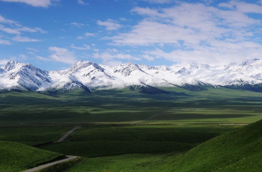 美丽的天山大草原曲谱_南国天山大草原