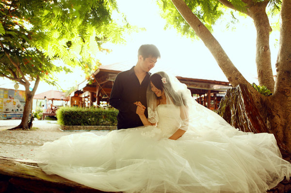 到泰国拍婚纱_泰国传统婚纱服饰图片