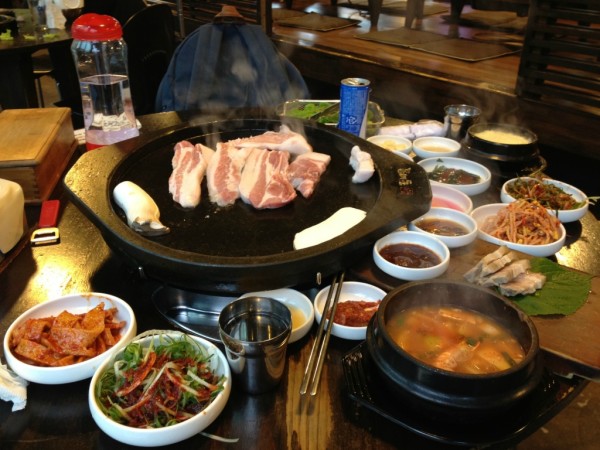 烤肉配什么菜最好 wKgB4lMAcrmAaopxAAlaLSwjnPM43.jpeg?imageView2%2F2%2Fw%2F600%2Fh%2F600%2Fq%2F90