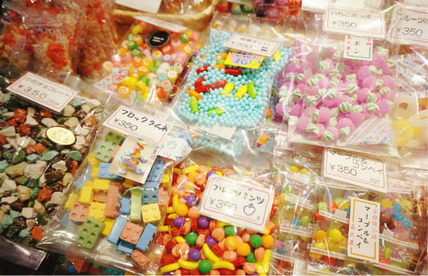 如何选购冰箱贴 wKgB4lIufxmAfLf6AAwaC767VVQ36.jpeg?imageView2%2F2%2Fw%2F600%2Fh%2F600%2Fq%2F90