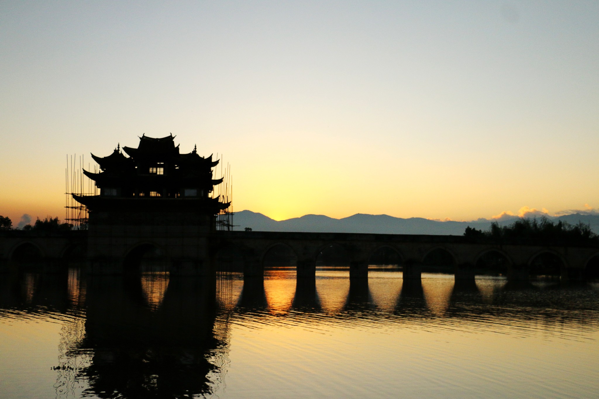 建水有多少人口_建水古城图片(2)