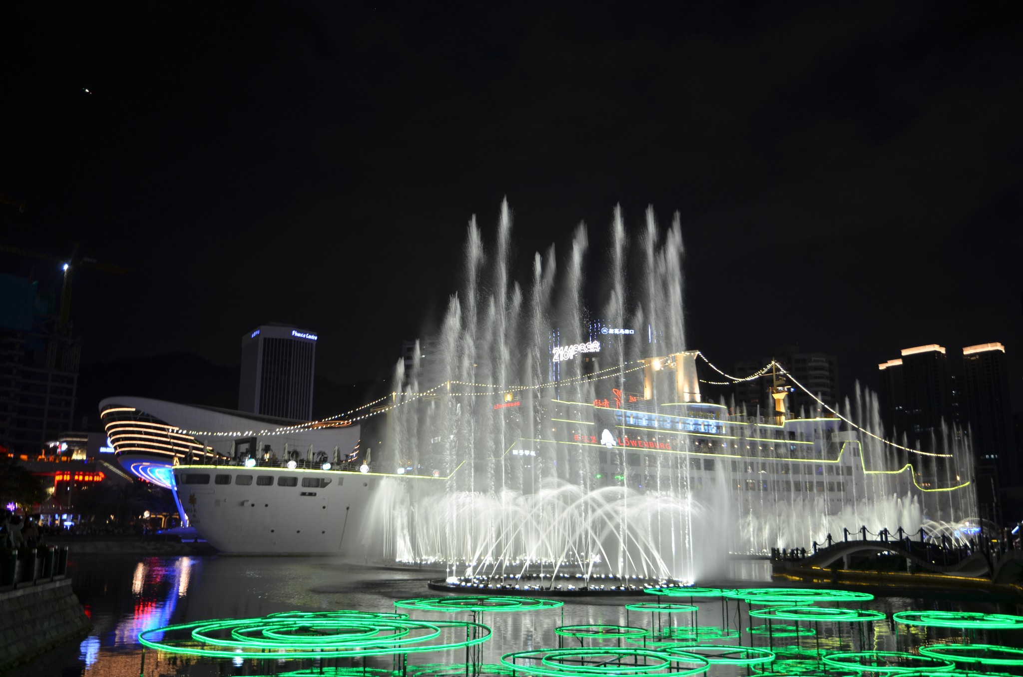 美轮美奂--深圳海上世界音乐喷泉