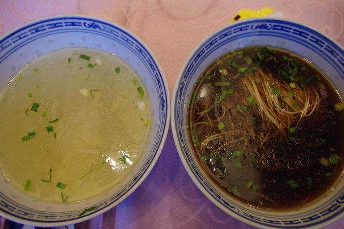 这就是传说中白汤和红汤组合.