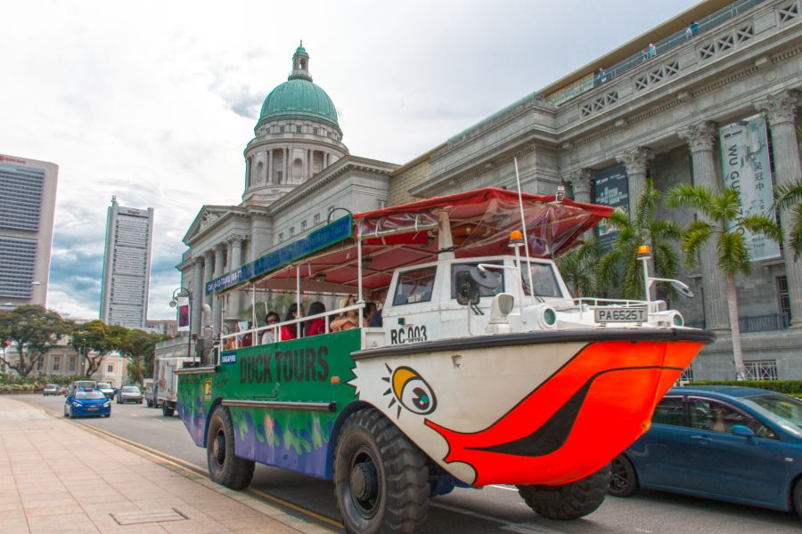新加坡鸭子船duck tours是另一个欣赏新加坡,暢游新加坡的好方法,每隔
