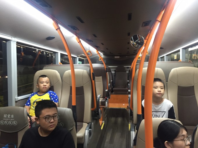 机场推行李车是免费的吗 wKgBZ1nkxWGAFV8yAAirEryePb479.jpeg?imageView2%2F2%2Fw%2F680%2Fq%2F90