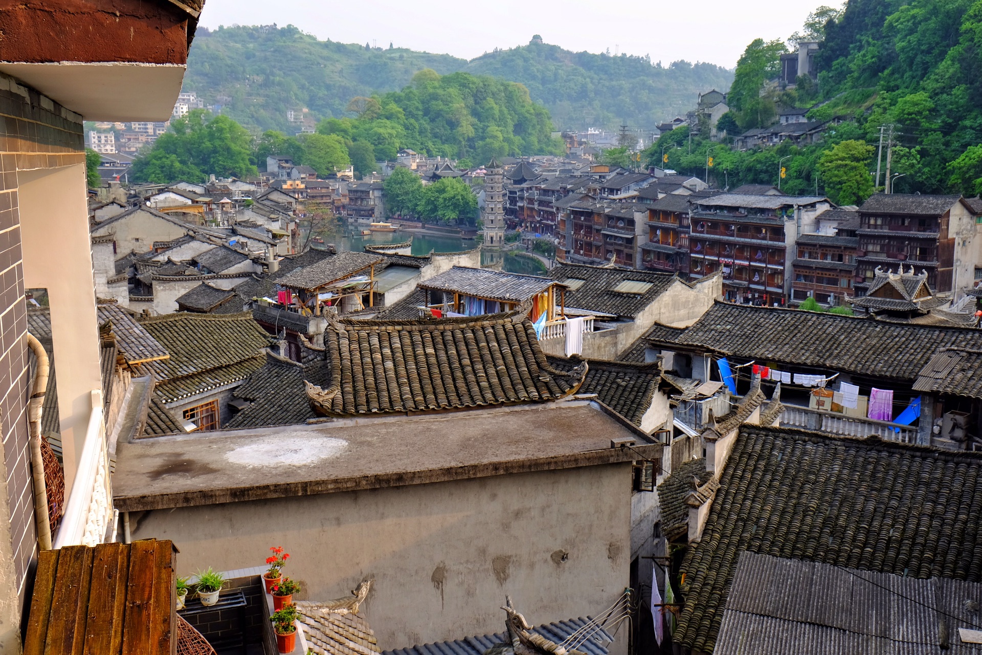 China ZhangJiaJie FENGHUANG ancient town Tours