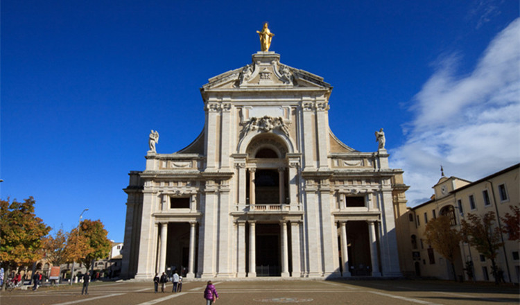 意大利阿西西圣弗朗西斯大教堂一日游酒店接客特色午餐