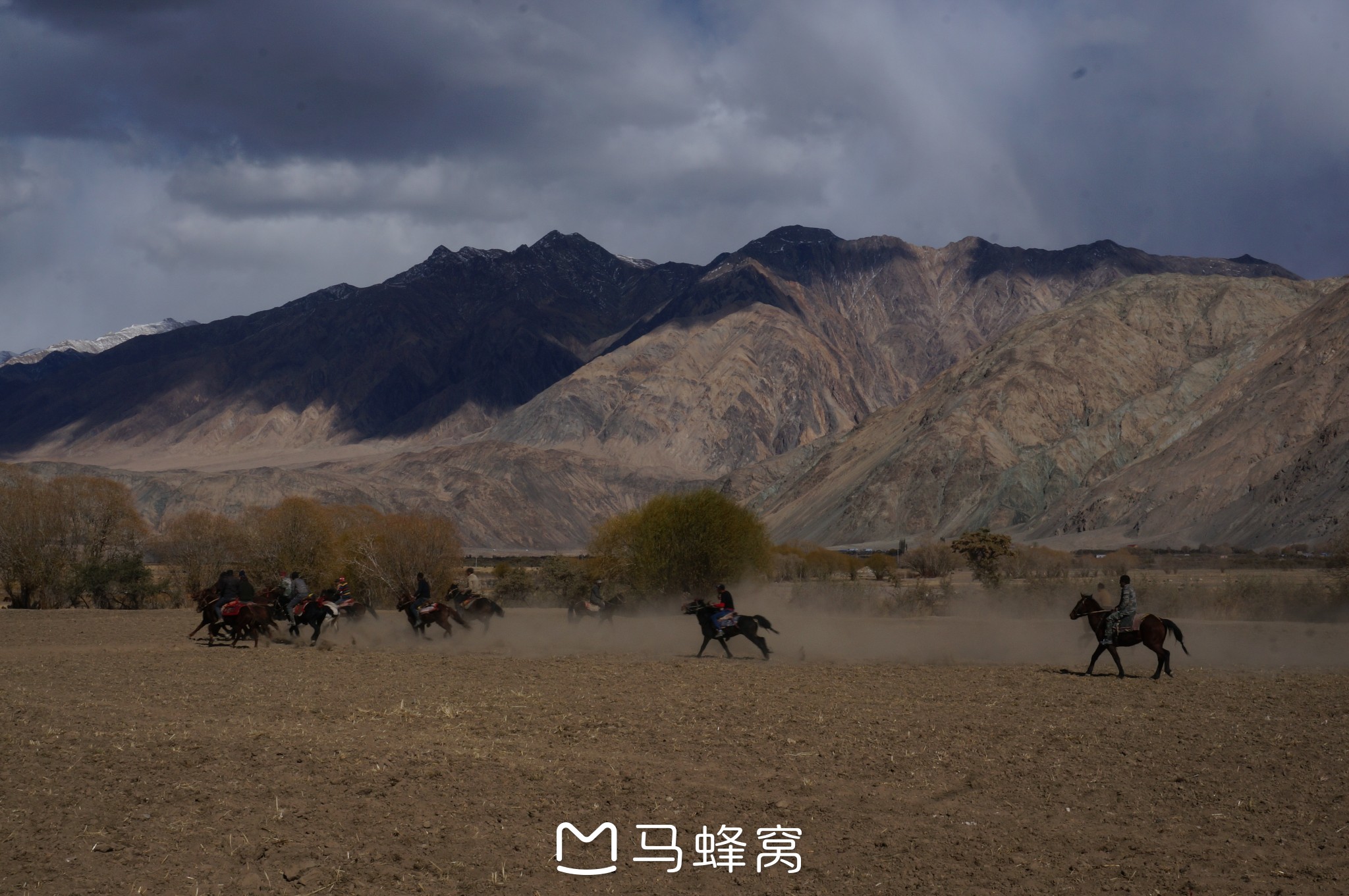 最近有很多人说新疆旅游要被限制吗〖塔莎古道是否值得一去〗