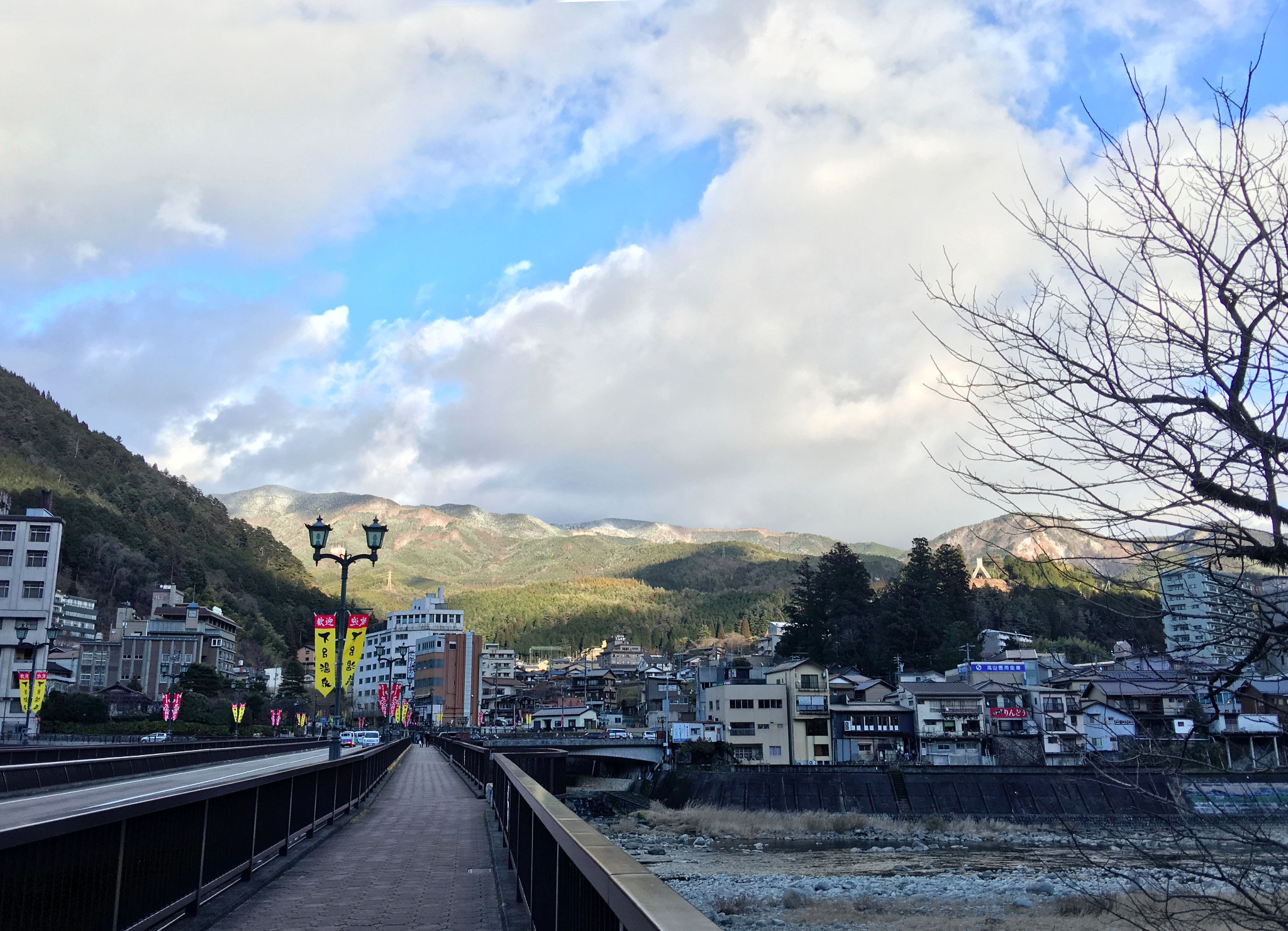 吕山乡人口_山乡巨变连环画(2)