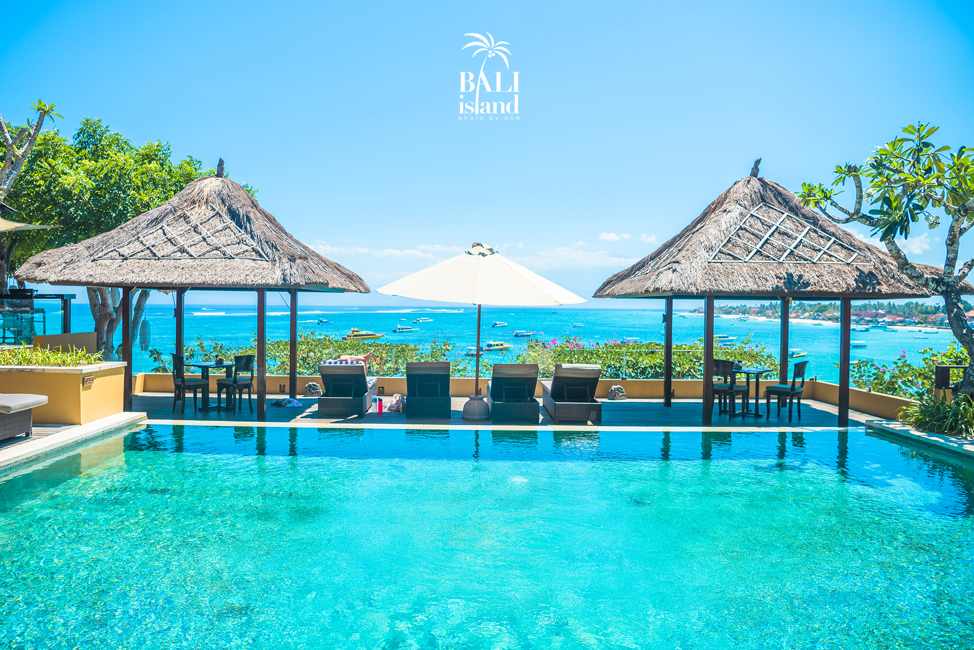 而蓝梦岛被称为巴厘岛最美的离岛,海滨风光不输马尔代夫,真的需要待上