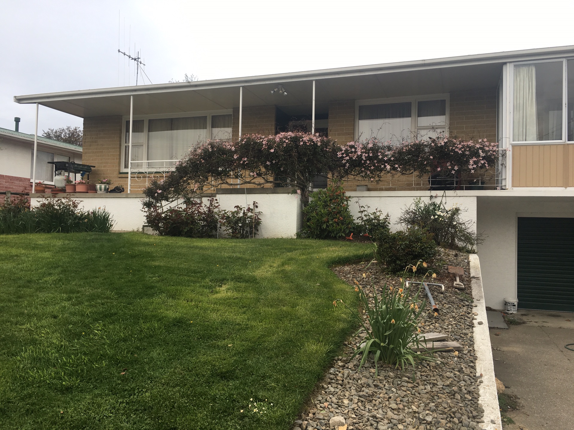 房东猜一成语_一串钥匙收租房东图片(3)