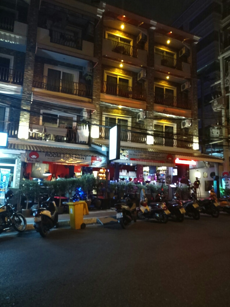 王权免税店老总_泰国王权免税店(2)