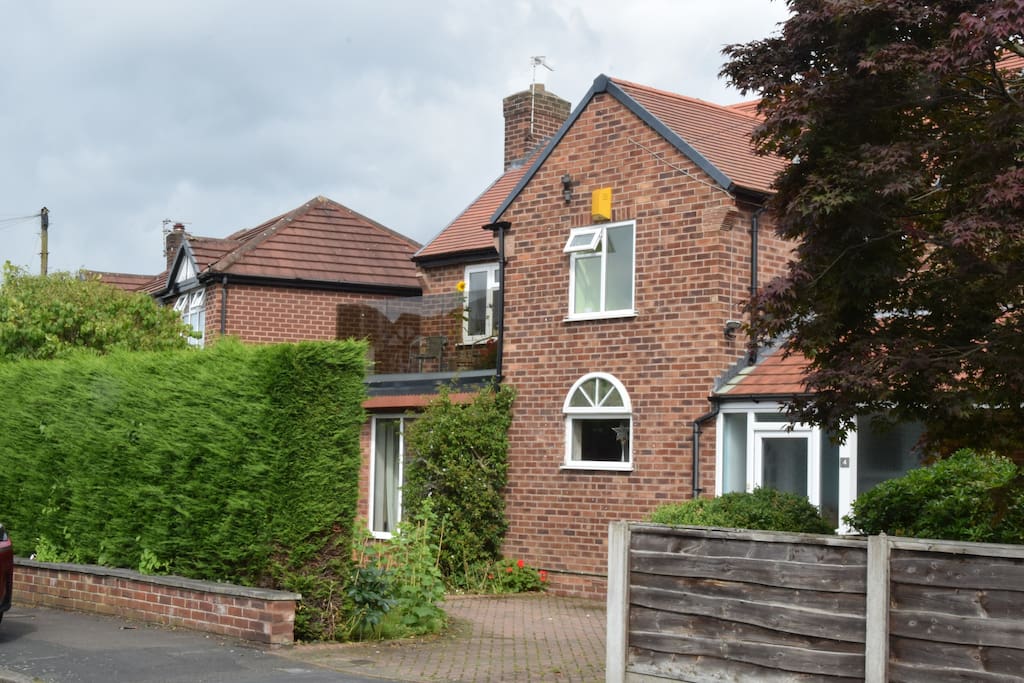 brooklands, 10 minutes from man