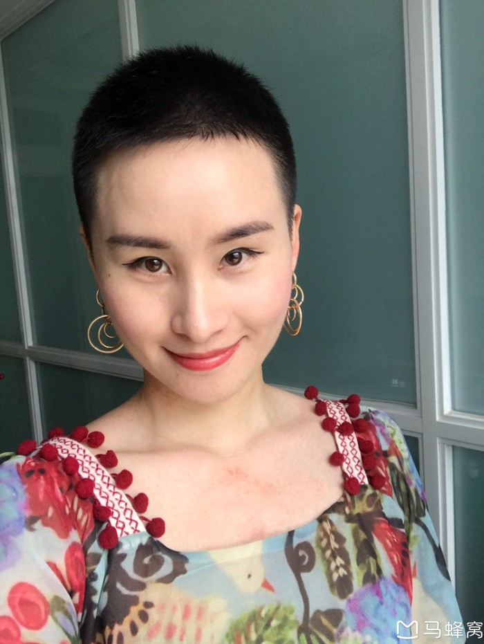 本人女生,剪了个非常短的寸头,准备去海岛,我是有假发的,可是最近过敏
