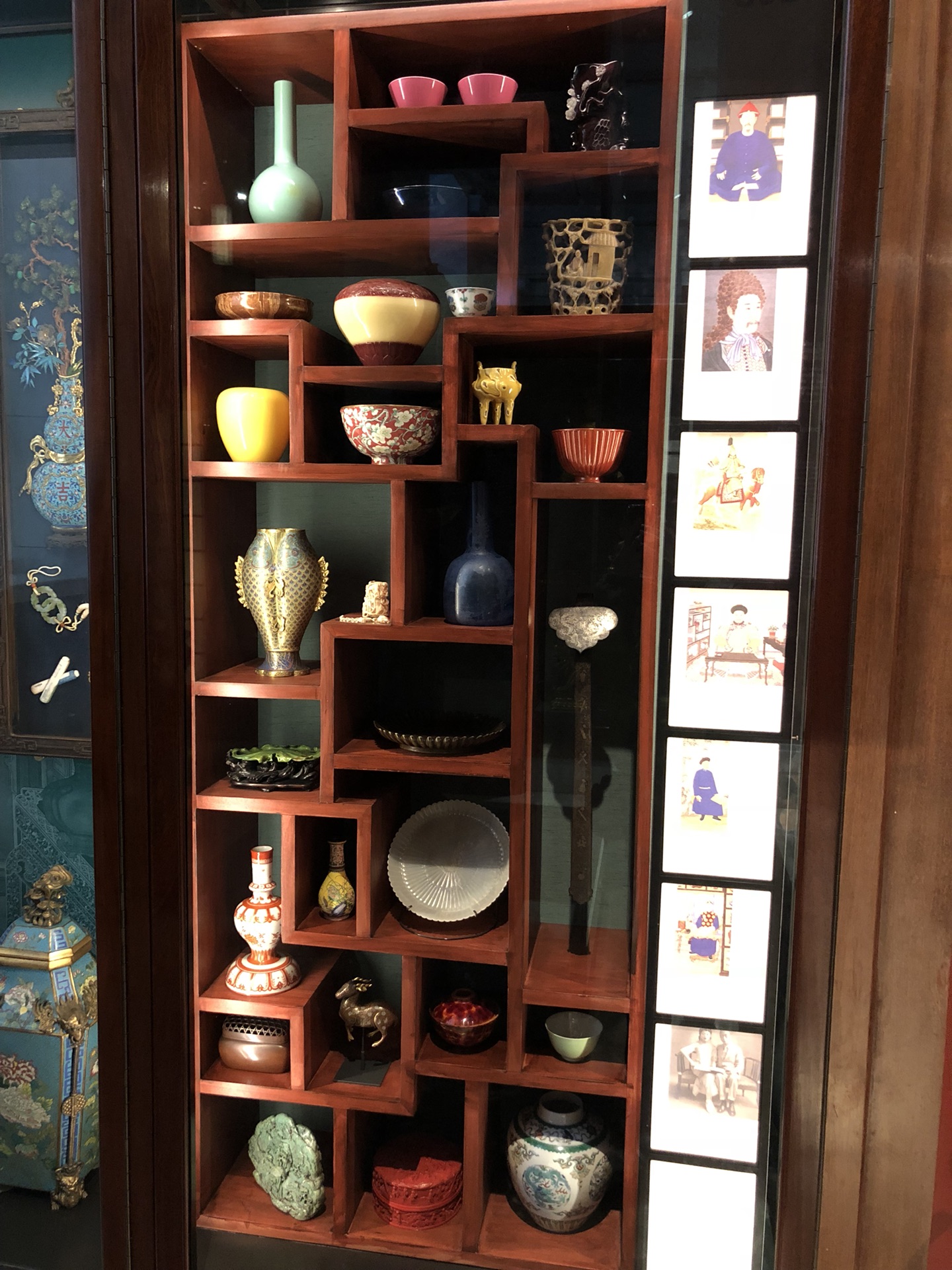 3-13 14:10                  不得不说,人家的百宝阁才是名副其实的