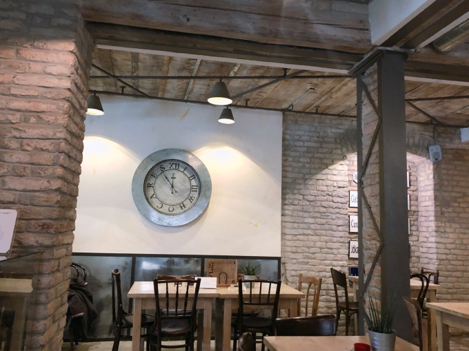 塞尔维亚美食攻略 wKgBEFqMnYaAOXbVAAn2H80ezs470.jpeg?imageView2%2F2%2Fw%2F680%2Fq%2F90%7CimageMogr2%2Fstrip%2Fquality%2F90