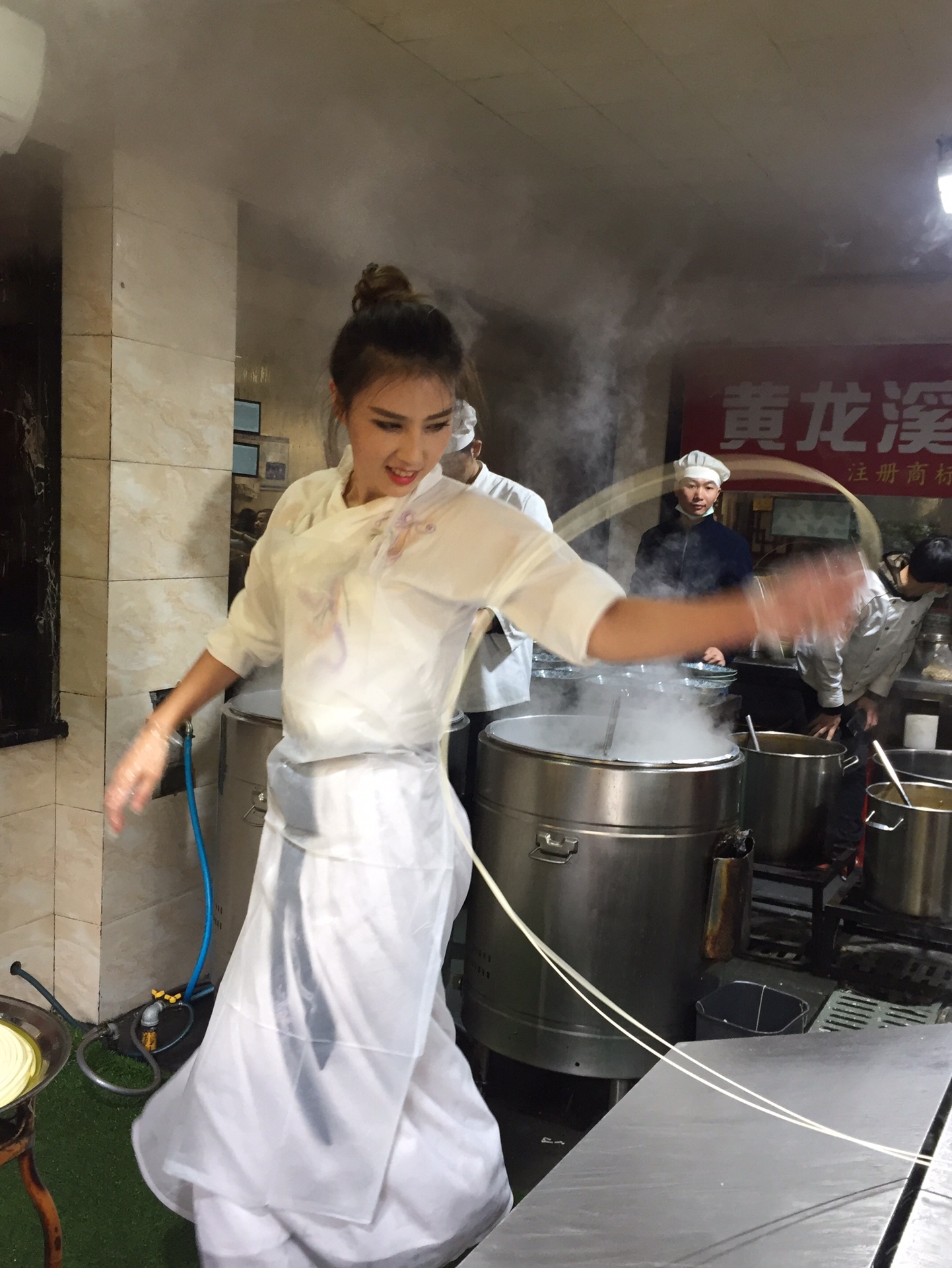 在"妖娆小哥"的江湖,遭遇"甩魂仙子"的拉面神功 ——黄龙溪3.0版