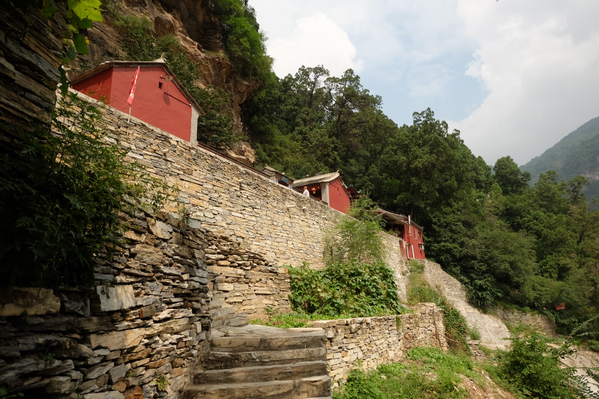 围着北京走一走之上方山华严洞_内蒙古旅游