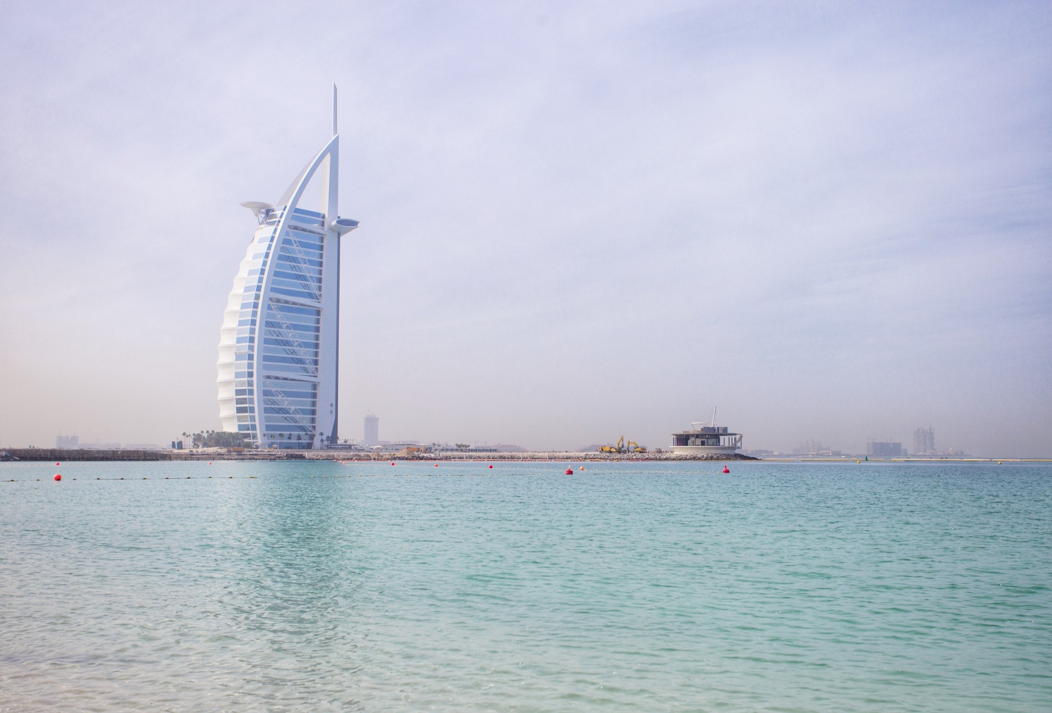 一半沙漠一半海,时尚又多元的迪拜