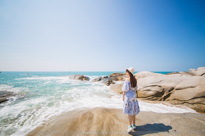 海边礁石婚纱照_海边礁石婚纱照片大全(3)