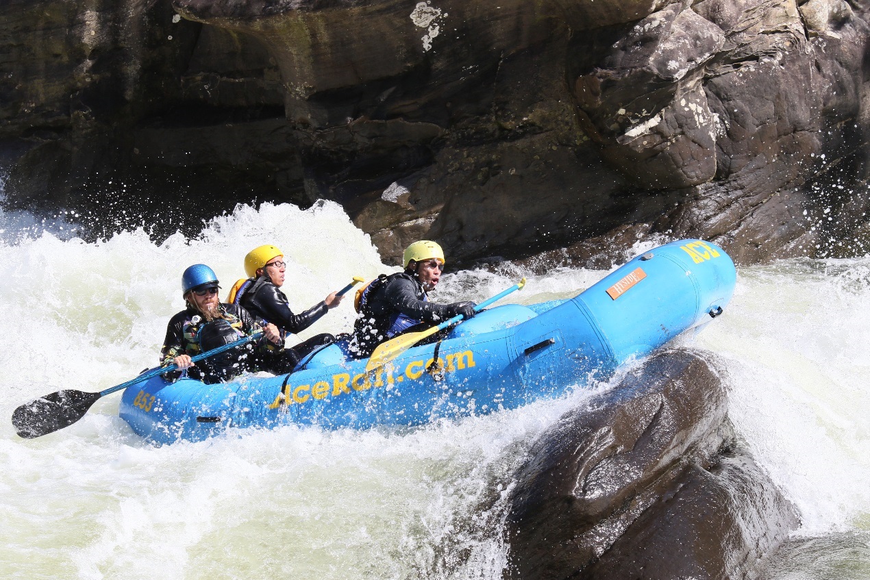 美东第一白水漂流,与波澜不惊说bye bye_游记