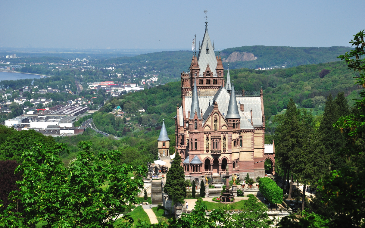 11月底要和妈妈去德国玩,我们比较喜欢德国的建筑城堡,不知行程层自己